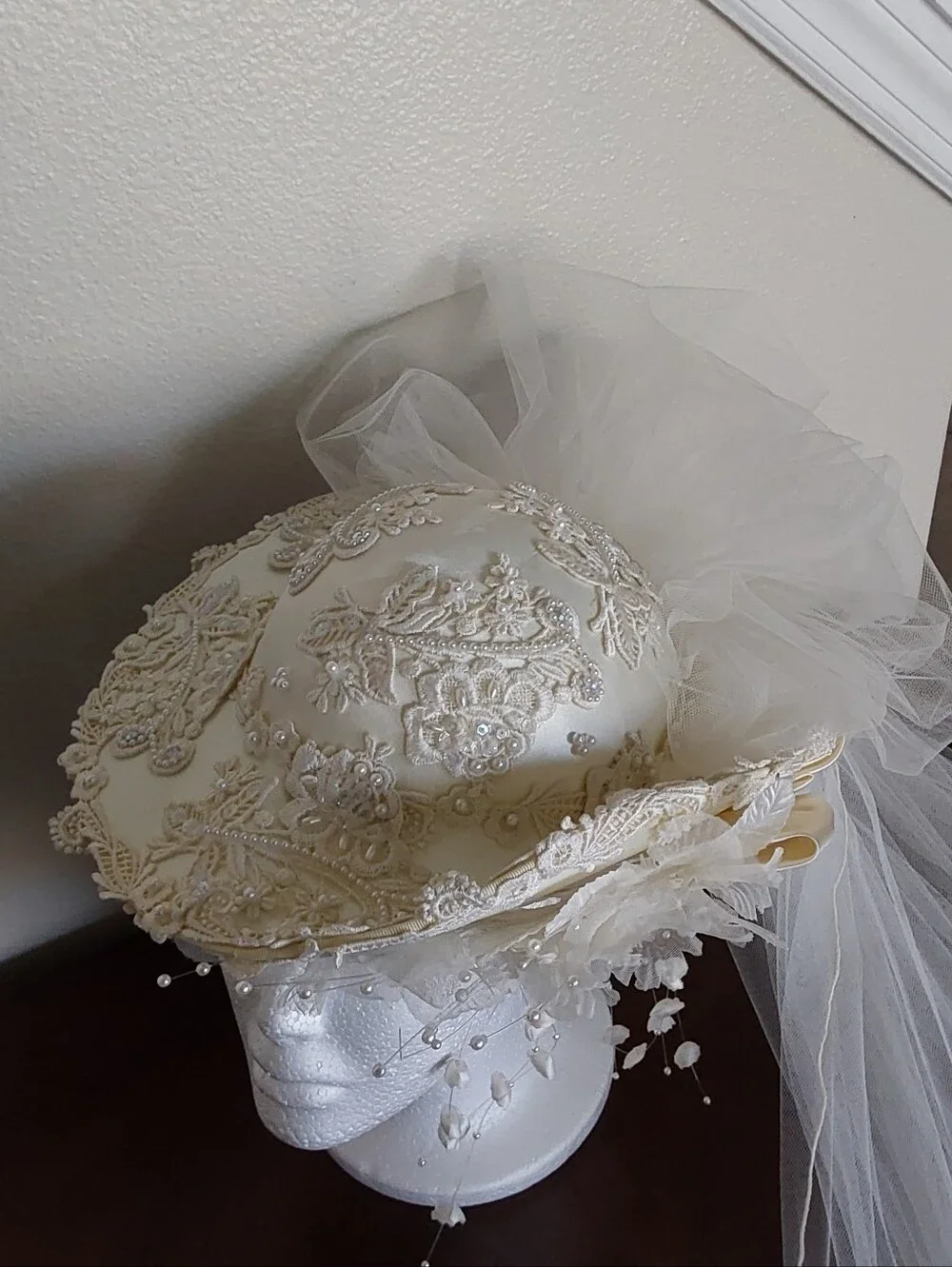 Ivory Embellished Bridal Veil Hat‎ with Floral Appliqué